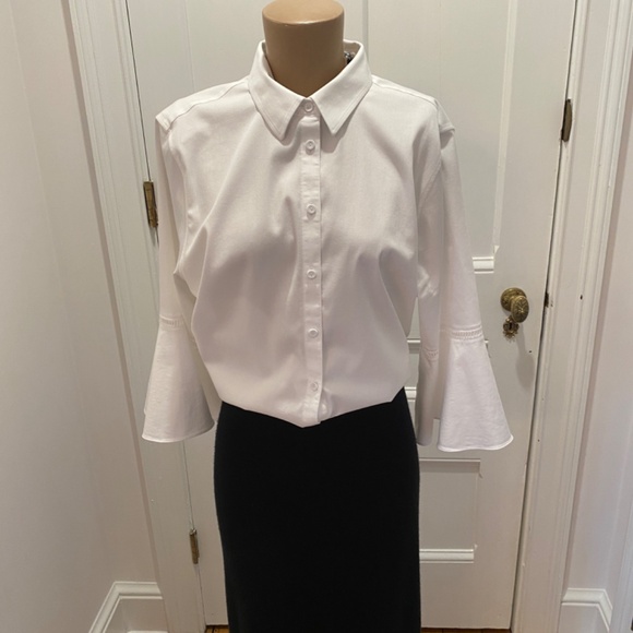 Classic Chico's White Blouse with Bell Sleeves - Chico's Size 2 - Picture 6 of 14